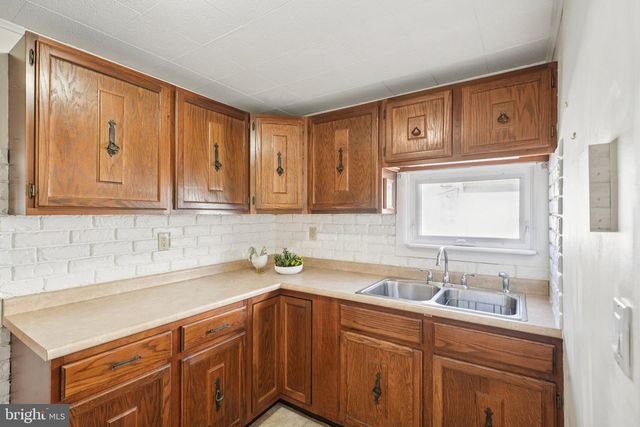 201 LILLIAN AVE, Hamilton, NJ 08610