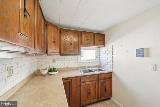 201 LILLIAN AVE, Hamilton, NJ 08610