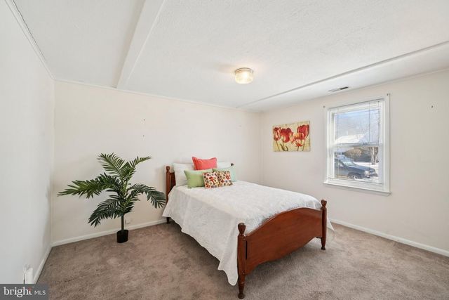 201 LILLIAN AVE, Hamilton, NJ 08610