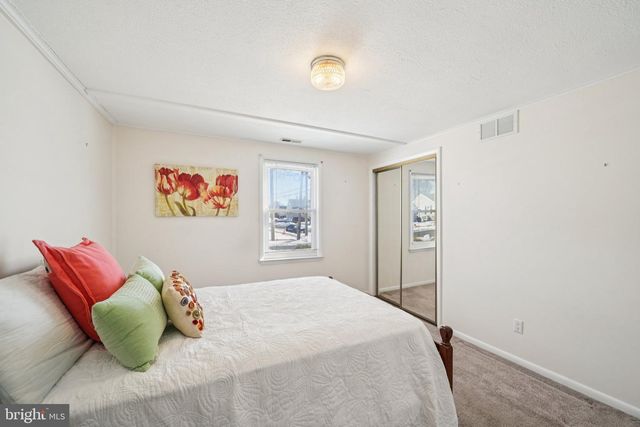 201 LILLIAN AVE, Hamilton, NJ 08610