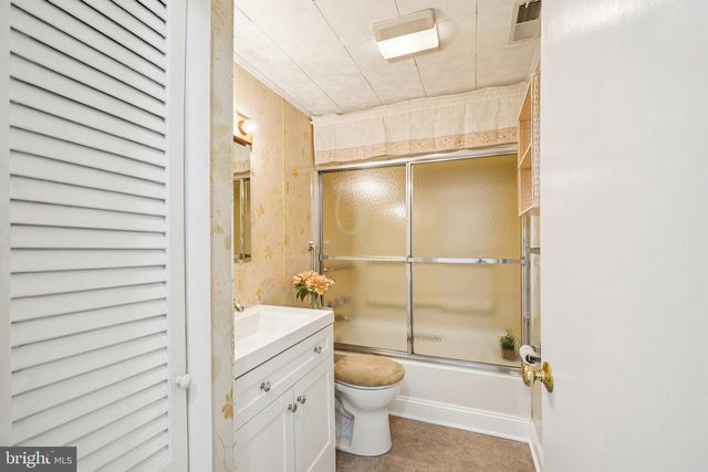 201 LILLIAN AVE, Hamilton, NJ 08610