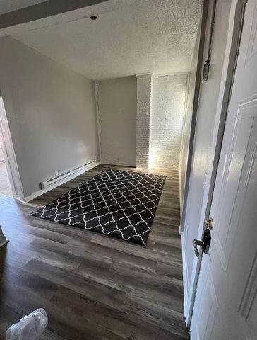 526 E 8th Ave, Munhall, PA 15120