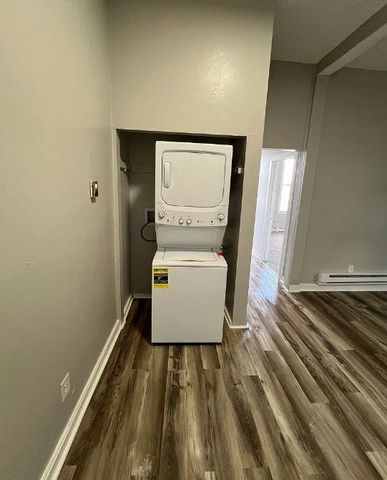 526 E 8th Ave, Munhall, PA 15120