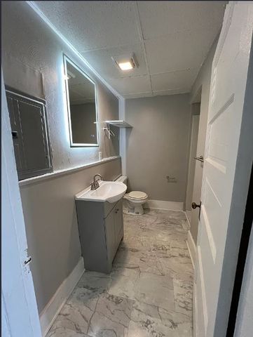 526 E 8th Ave, Munhall, PA 15120