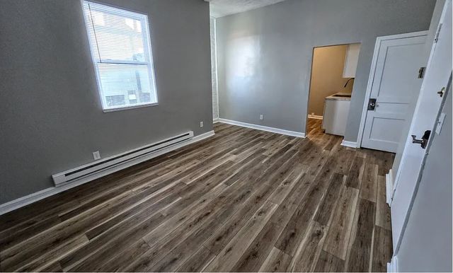 526 E 8th Ave, Munhall, PA 15120