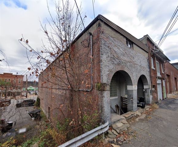526 E 8th Ave, Munhall, PA 15120