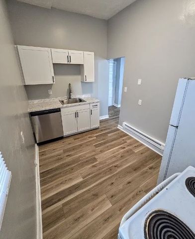 526 E 8th Ave, Munhall, PA 15120