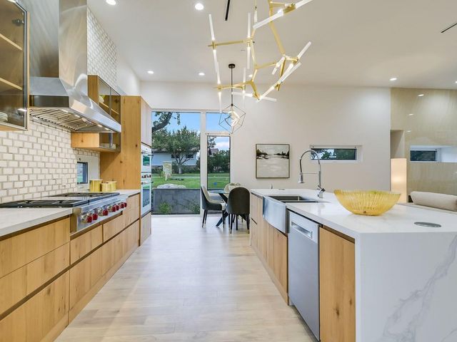2476 Waymaker WAY, Austin, TX 78746
