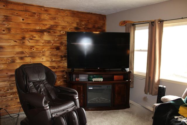 2120 S Holmes Rd., Salina, KS 67401