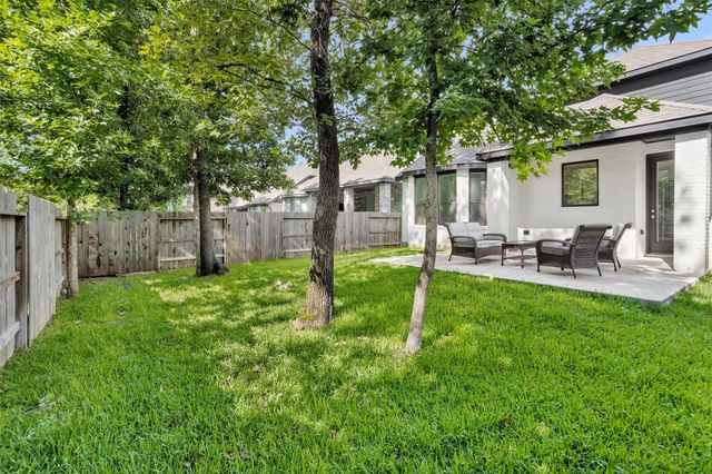 335 Great Hills Drive, Montgomery, TX 77316