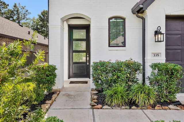 335 Great Hills Drive, Montgomery, TX 77316