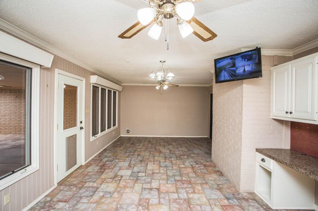 4202 93rd Street, Lubbock, TX 79423