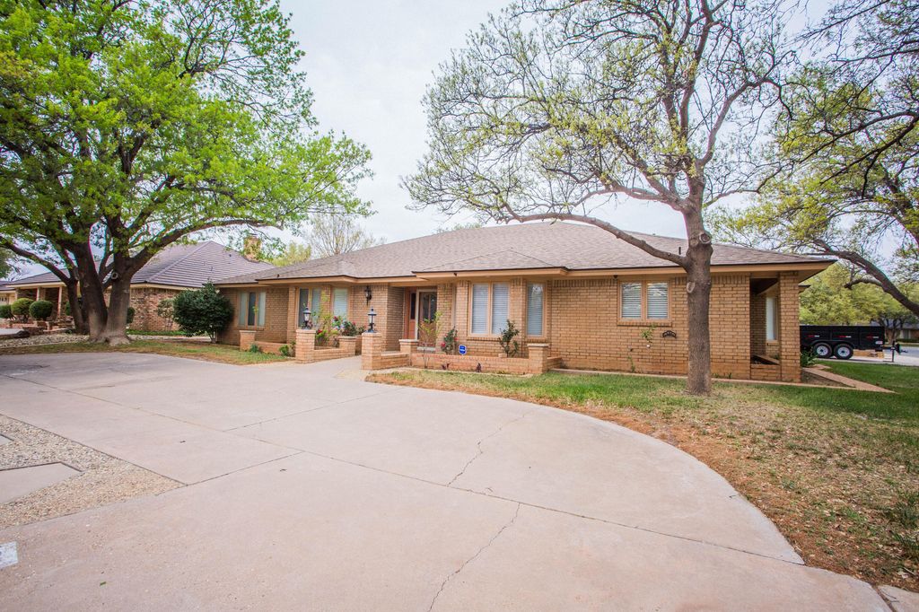 4202 93rd Street, Lubbock, TX 79423