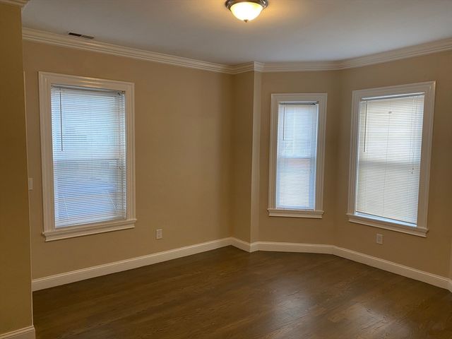 8 Buckley Ave 2, Boston, MA 02130