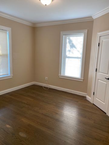 8 Buckley Ave 2, Boston, MA 02130