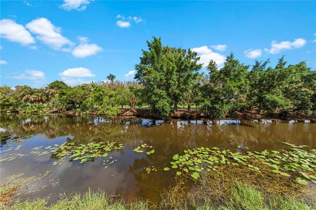 843 Palm View DR 25, Naples, FL 34110