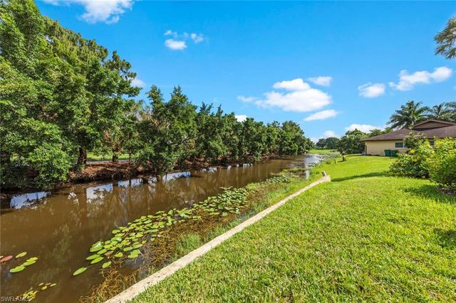 843 Palm View DR 25, Naples, FL 34110