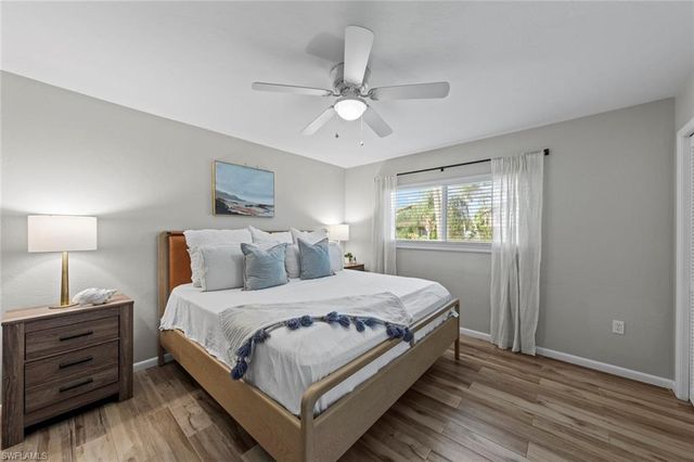 843 Palm View DR 25, Naples, FL 34110