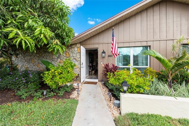 843 Palm View DR 25, Naples, FL 34110