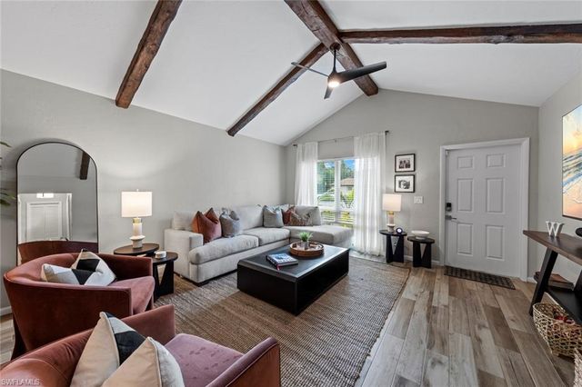 843 Palm View DR 25, Naples, FL 34110