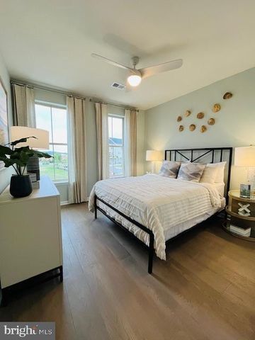 1014 GALENA TER NE, Leesburg, VA 20176