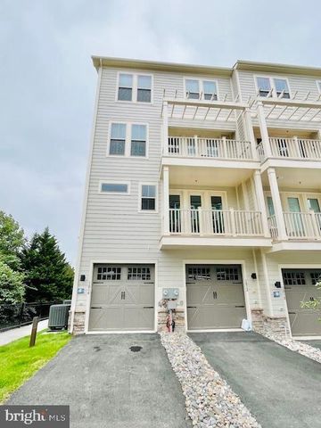 1014 GALENA TER NE, Leesburg, VA 20176