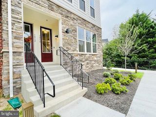 1014 GALENA TER NE, Leesburg, VA 20176