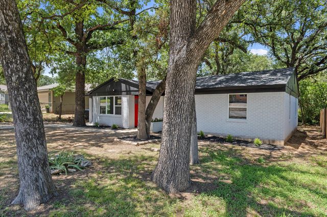 2549 Hunting Drive, Fort Worth, TX 76119