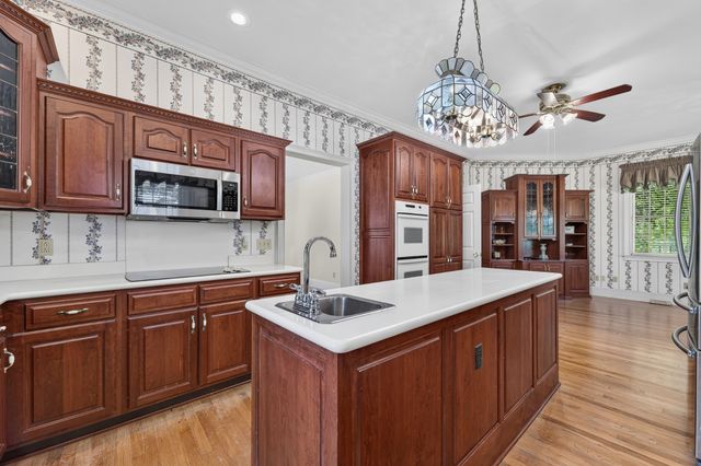 135 Clayton Ln, Fayetteville, TN 37334
