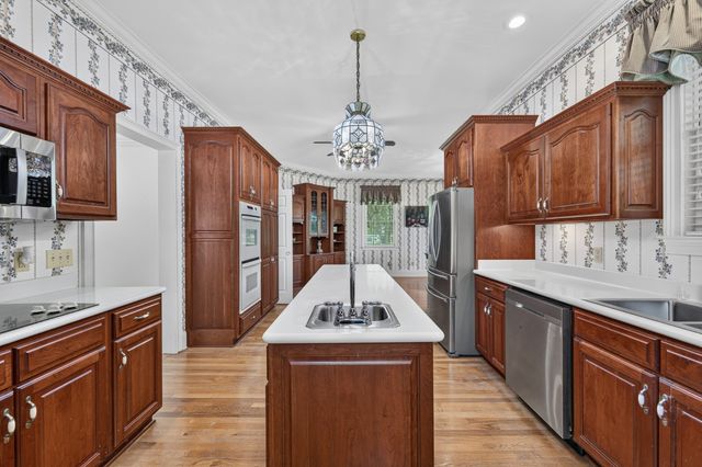 135 Clayton Ln, Fayetteville, TN 37334