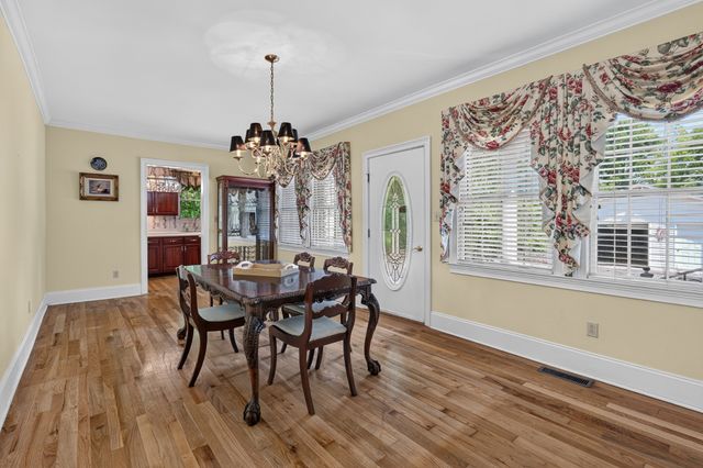 135 Clayton Ln, Fayetteville, TN 37334