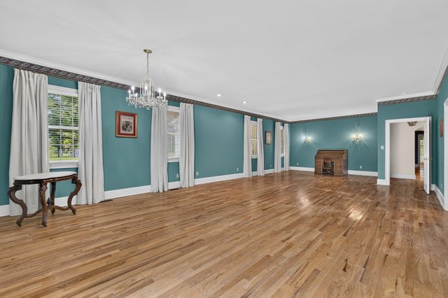 135 Clayton Ln, Fayetteville, TN 37334