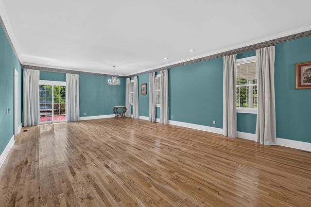 135 Clayton Ln, Fayetteville, TN 37334