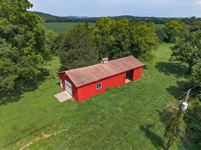 135 Clayton Ln, Fayetteville, TN 37334