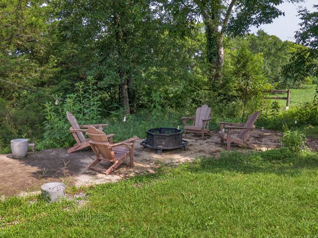 135 Clayton Ln, Fayetteville, TN 37334