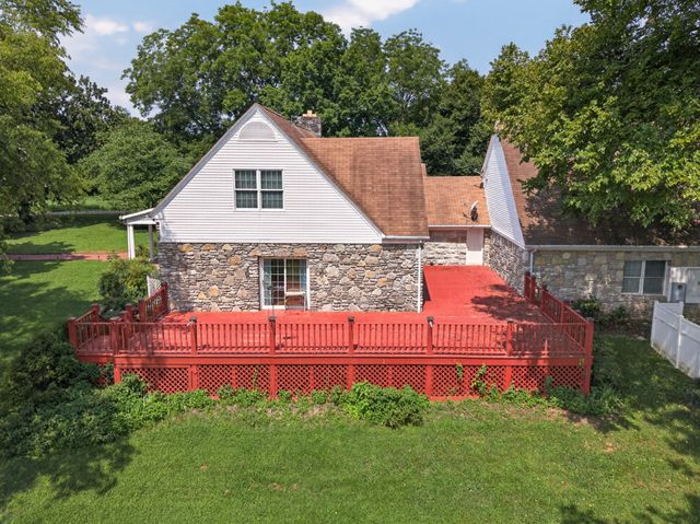 135 Clayton Ln, Fayetteville, TN 37334
