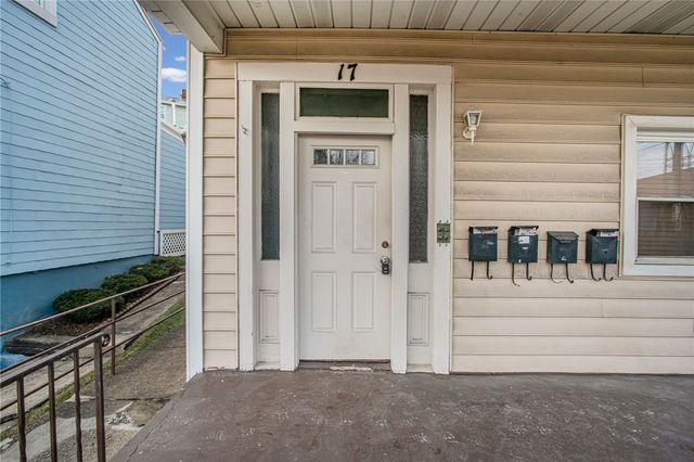 17 Locust St, Etna, PA 15223