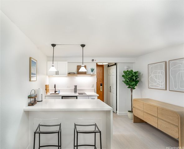 2425 Kuhio Avenue 309, Honolulu, HI 96815