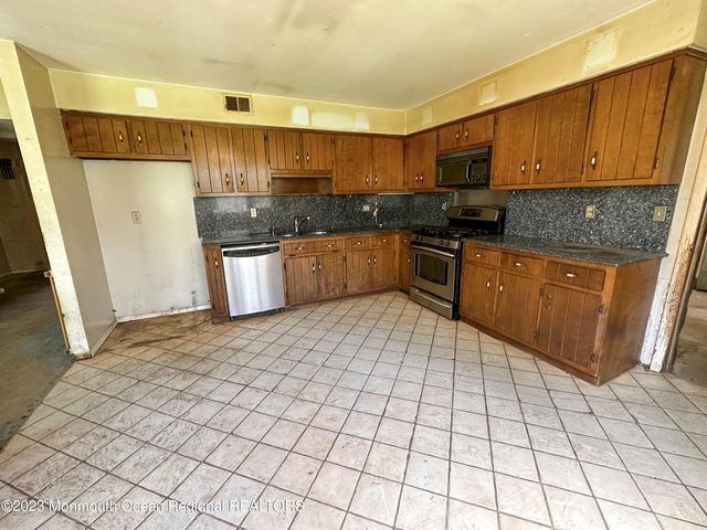 835 Bowman Road, Jackson, NJ 08527