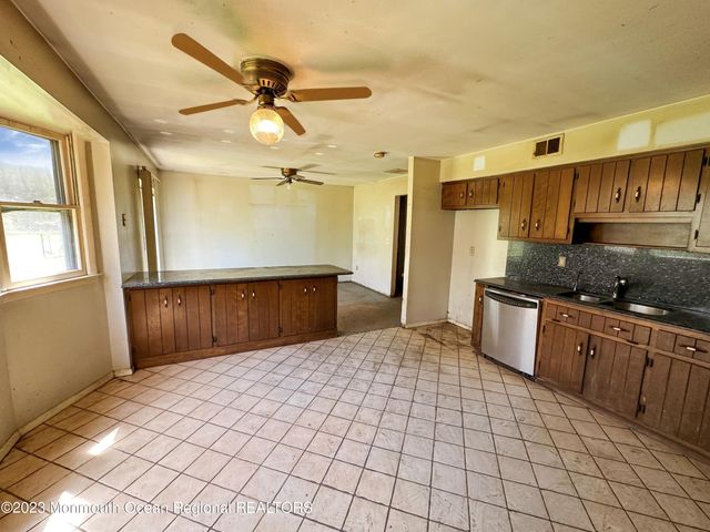 835 Bowman Road, Jackson, NJ 08527