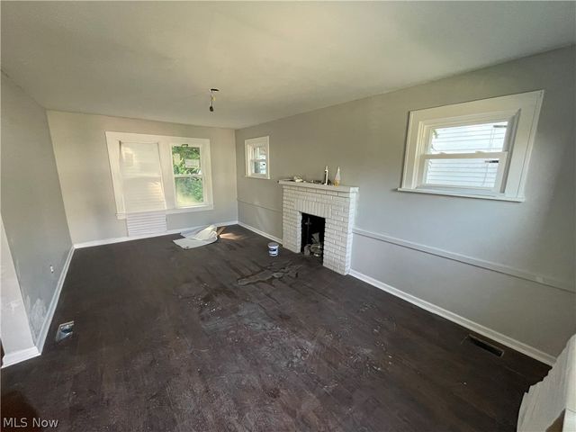 16624 Endora Road, Cleveland, OH 44112