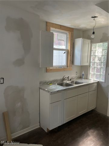 16624 Endora Road, Cleveland, OH 44112