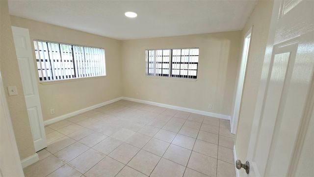 10390 NW 36th St, Coral Springs, FL 33065