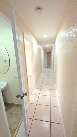 10390 NW 36th St, Coral Springs, FL 33065