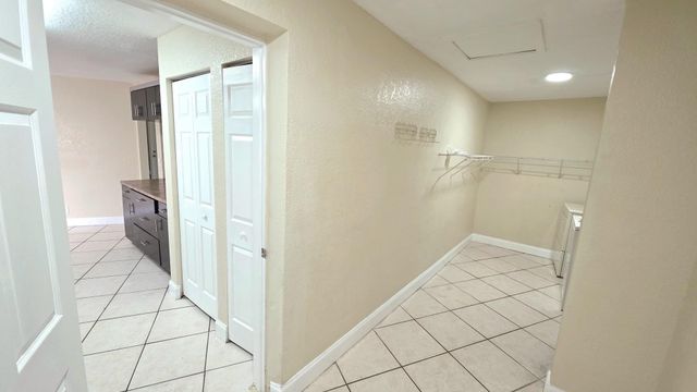 10390 NW 36th St, Coral Springs, FL 33065