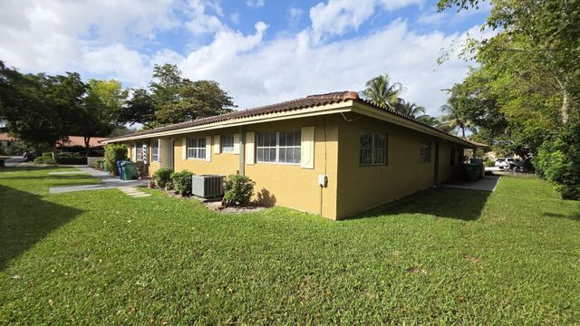 10390 NW 36th St, Coral Springs, FL 33065