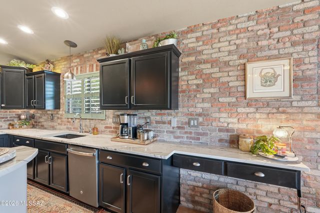 5370 W Arid Canyon Drive, Marana, AZ 85658