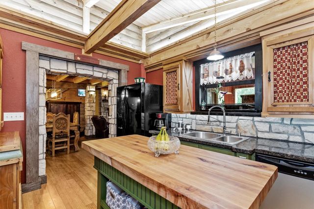 130 Farm Market 256 N, Woodville, TX 75979