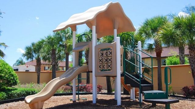 2205 CALABRIA AVENUE, Davenport, FL 33897