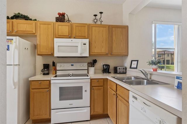 2205 CALABRIA AVENUE, Davenport, FL 33897